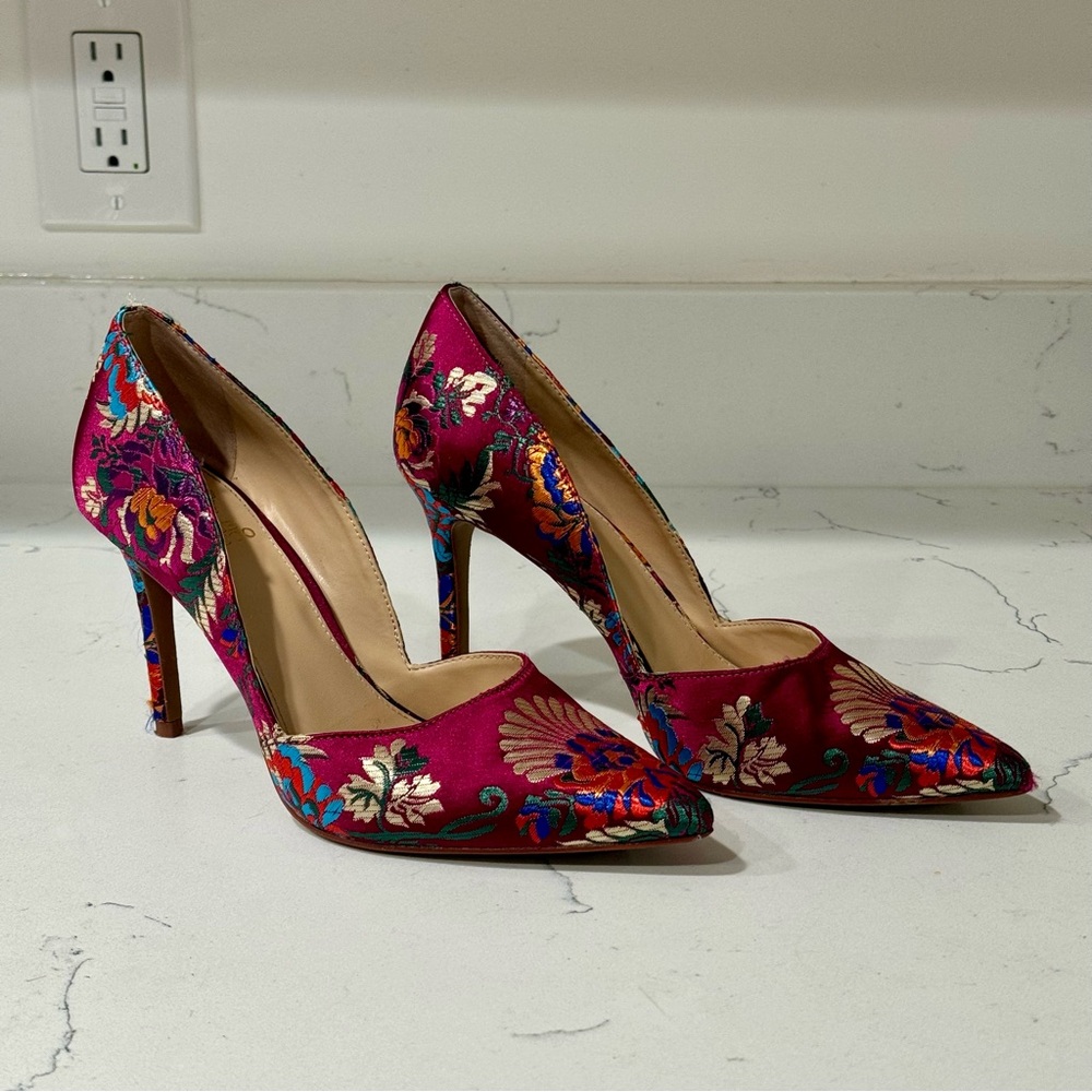 Vince Camuto Fabric and Leather 7.5 Heels